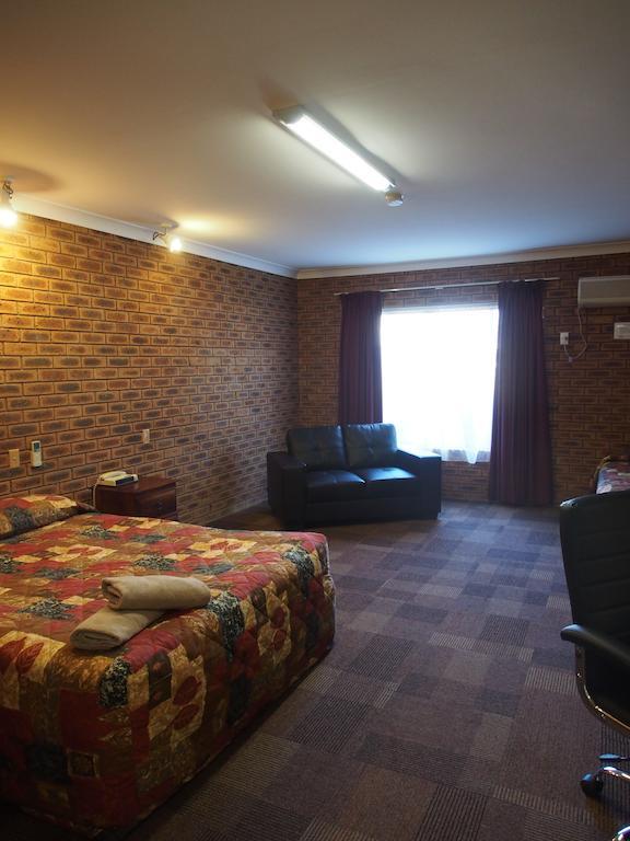 Cobar Town & Country Motor Inn Eksteriør billede